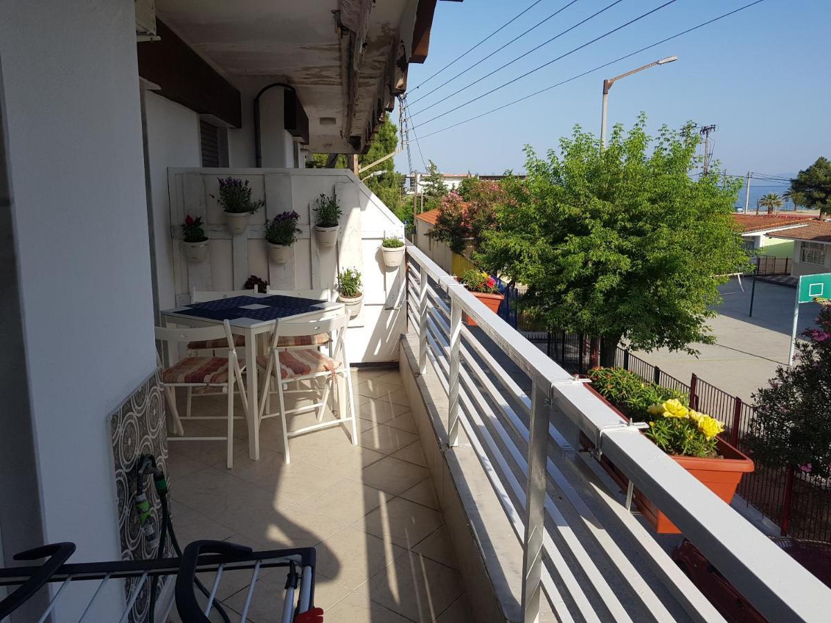 Apartment With Two Rooms Near The Beach Asproválta Exteriér fotografie